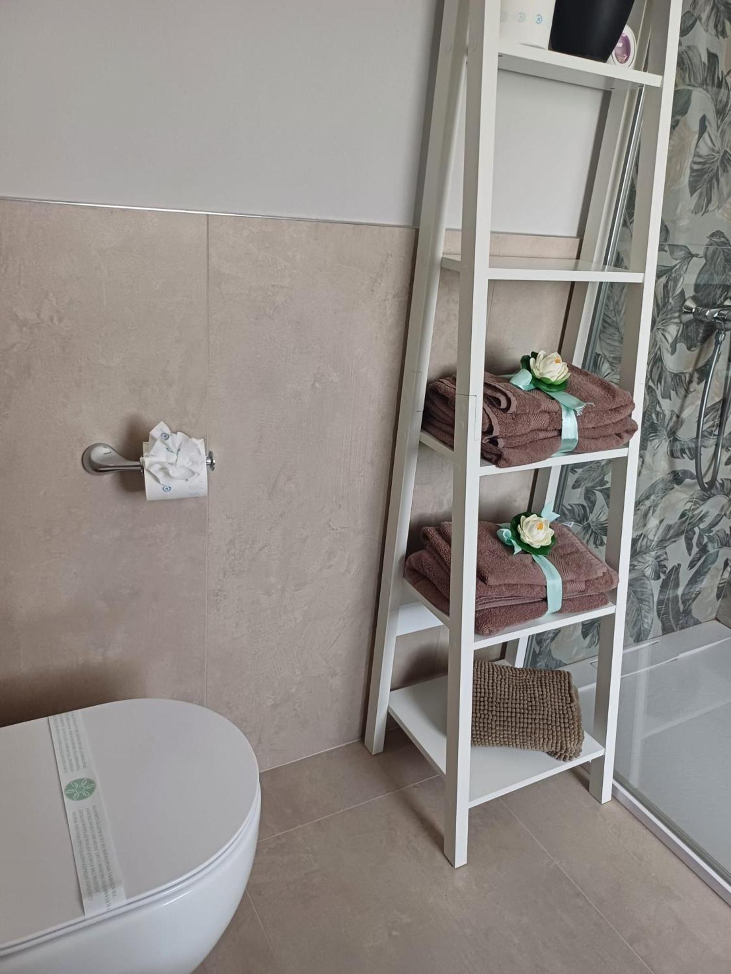 Maryhouse - Ingresso Indipendente Ξενοδοχείο Venegono Superiore Εξωτερικό φωτογραφία